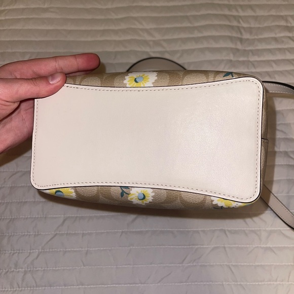 Coach purse - Picture 3 of 6